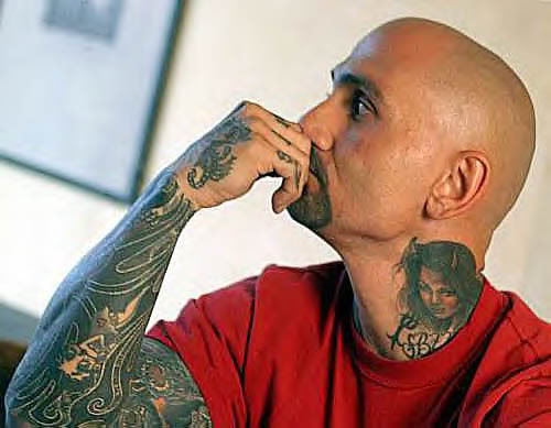 The actor has two finished sleeve tattoos both containg a signifigent